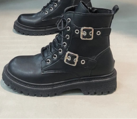 ZIPPER BLACK LEATHER ANKLE BOOTS